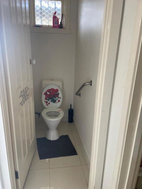 Private Room Near Melbourne Airport - NT Tourism 2