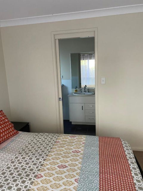 Private Room With Ensuite And Parking Close To Wollongong CBD - Accommodation NT 2