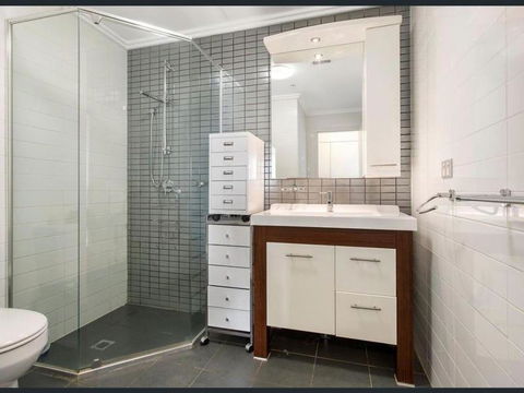 Private Room With Shared Washroom Only In 3bhk Apartment - Accommodation NT 2