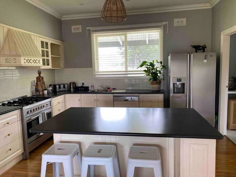 Prouts Lodge - Accommodation NT 3