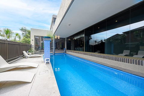 Putney Luxury & Waterview & Pool Near Olympic Park - NT Tourism 0