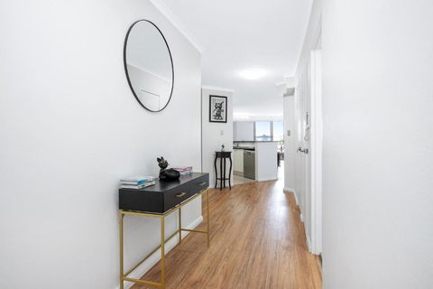Pyrmont 2 Bed Apartment - Prime Location W Parking - Accommodation NT 1