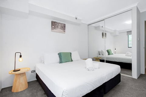 Pyrmont 2 Bed Apartment - Prime Location W Parking - Accommodation NT 3