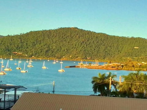 QCWA Cheerful Cottage - Airlie Beach - Accommodation NT 0