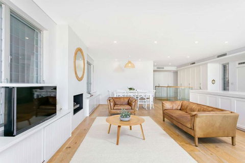 Queenscliff Penthouse - Beachfront - Accommodation NT 2