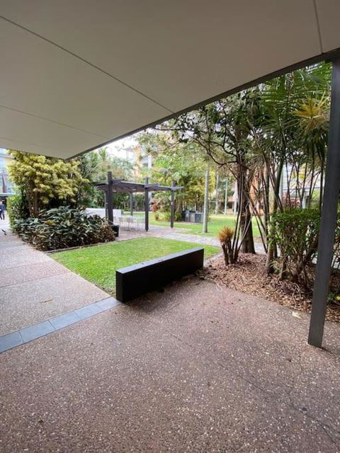 Quiet 1 Bedroom Apartment W Pool And, Walk To QUT - Accommodation NT 1