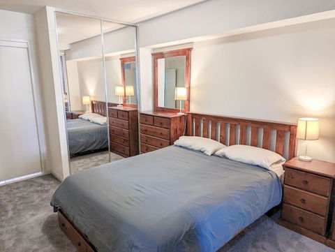 Quiet 1 Bedroom Apartment W Pool And, Walk To QUT - Accommodation NT 3