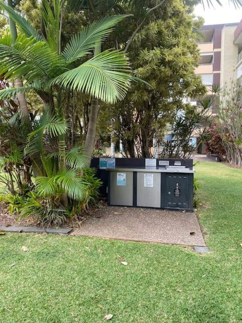 Quiet 1 Bedroom Apartment W Pool And, Walk To QUT - Accommodation NT 2