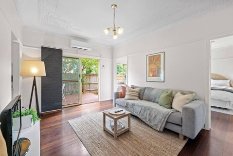Quiet & Bright Art Deco Apartment By New Farm Park - Accommodation NT 0