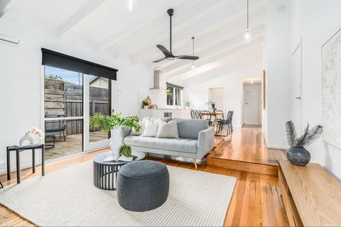 Quiet & Cozy 4 Bedroom Home - NT Tourism 2