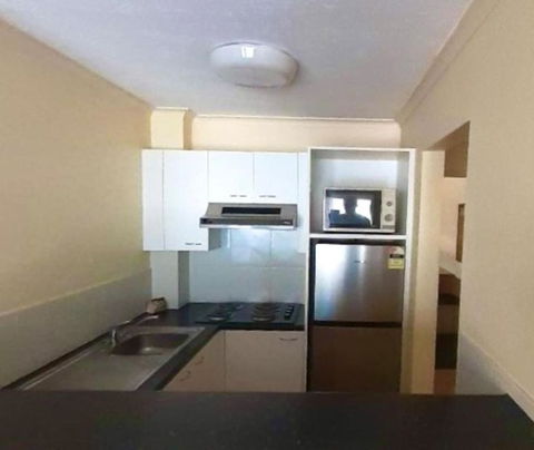 Quiet Unit In Leafy Hotel - Accommodation NT 2