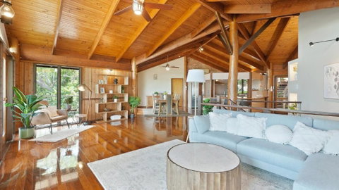 Rainforest Treehouse Sanctuary - With Ocean Views - Accommodation NT 1