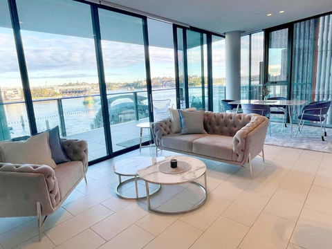 RARE Luxury Waterfront Living - Accommodation NT 0