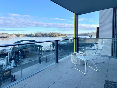 RARE Luxury Waterfront Living - Accommodation NT 1