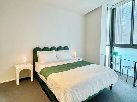 RARE Luxury Waterfront Living - Accommodation NT 2