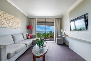 Recharge In Two Oceanview Adjacent Apartments with Accommodation NT