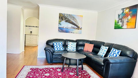 Quiet Family Townhouse In Wollongong CBD - Accommodation NT 0