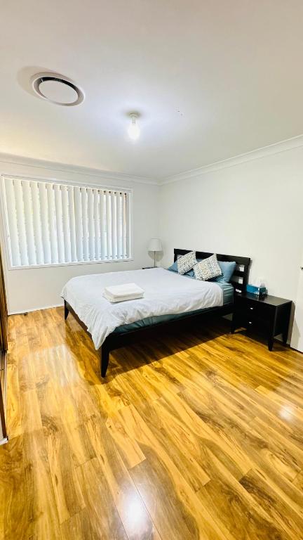 Quiet Family Townhouse In Wollongong CBD - Accommodation NT 2