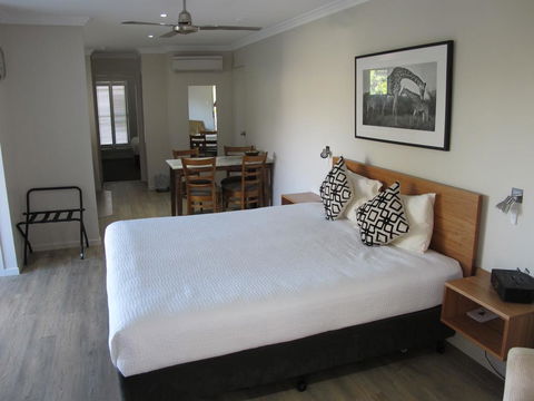 Aston Hill Motor Lodge - Accommodation NT 2