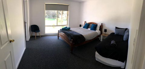 At HOME On HOLMES - Accommodation NT 3