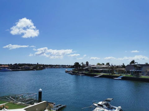 Attached Self Service Waterfront Whole Villa - Sydney - NT Tourism 0