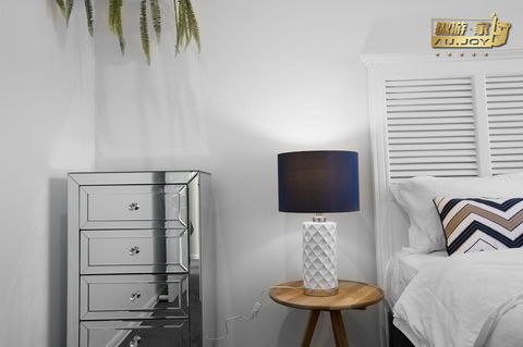 AU.JOY 3 Bed Townhouse Burwood 3 - NT Tourism 1