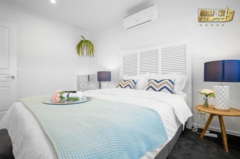 AU.JOY 3 Bed Townhouse Burwood 3 - NT Tourism 2