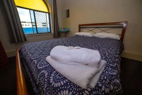 Australian Hotel - Accommodation NT 1