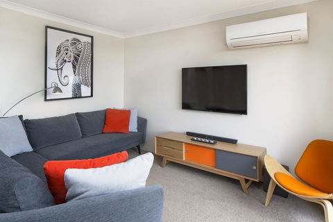 Avalanche 6 - Sophisticated Style &modern Comfort With A Central Location - NT Tourism 3
