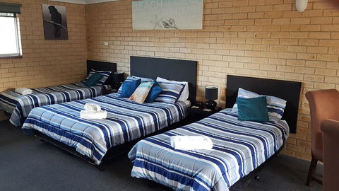 Avlon Gardens Motel - NT Tourism 0