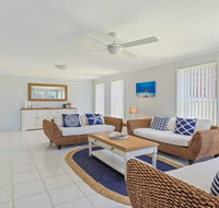 Azure Waters - perfectly positioned with ocean views - Accommodation NT