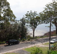 Baggies on Dutchies' 9 Burbong Street - large house with aircon boat parking  waterviews