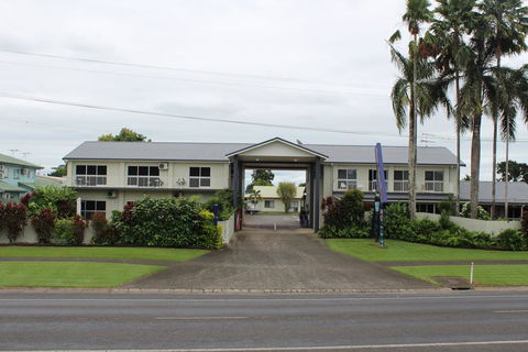 Barrier Reef Motel Innisfail - NT Tourism 1