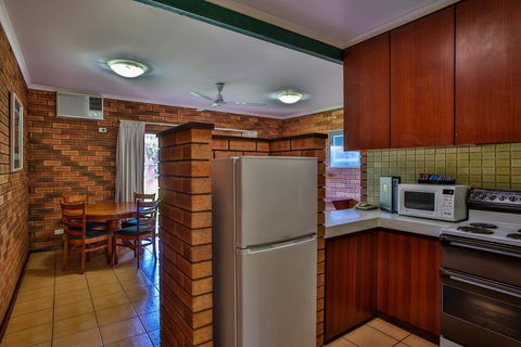 Bayside Holiday Apartments - NT Tourism 3