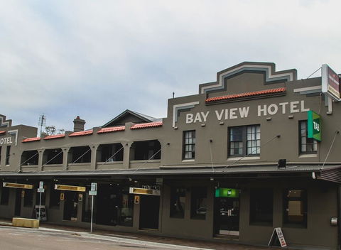 Bayview Hotel - Batemans Bay - NT Tourism 0