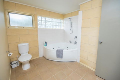 Bayview No 1 - Next To The Beach! - Accommodation NT 2