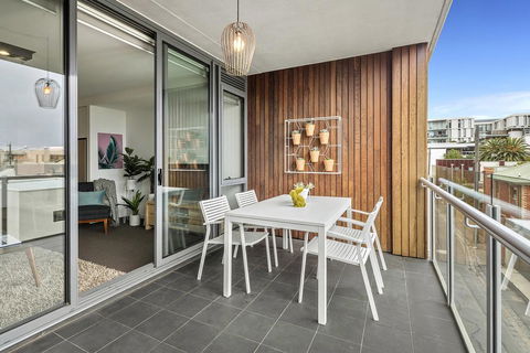 Beach Apartment Port Melbourne - Accommodation NT 2
