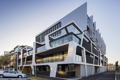 Beach Apartment Port Melbourne - Accommodation NT 3