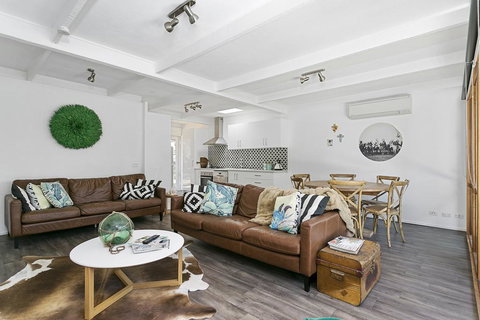 Beach Break On Hardy - Walk To Foreshore - Accommodation NT 0