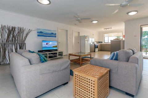 Beach House, Pacific Road, 1/20 - Accommodation NT 1
