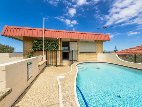 Beachfront Apt With Private Pool - Accommodation NT 2