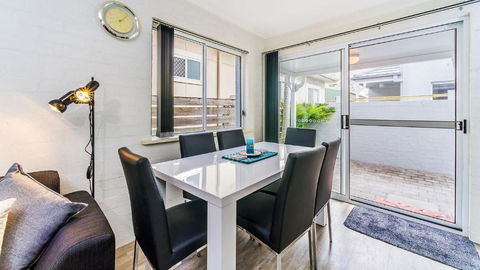 RED Rock - Townhouse In Town - Accommodation NT 1