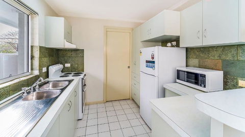 RED Rock - Townhouse In Town - Accommodation NT 2