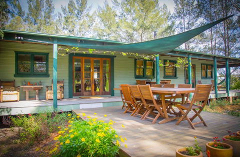 Red Tractor Retreat - Accommodation NT 0