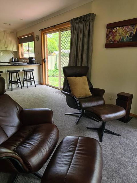REDGUM RETREAT BRIGHT - Luxury Spa Villa - Accommodation NT 0