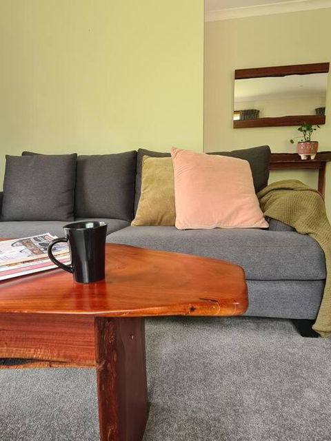 REDGUM RETREAT BRIGHT - Luxury Spa Villa - Accommodation NT 3