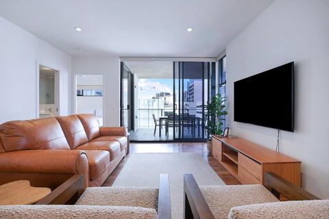 Regatta Hideaway - A Breezy Balcony Residence - NT Tourism 0