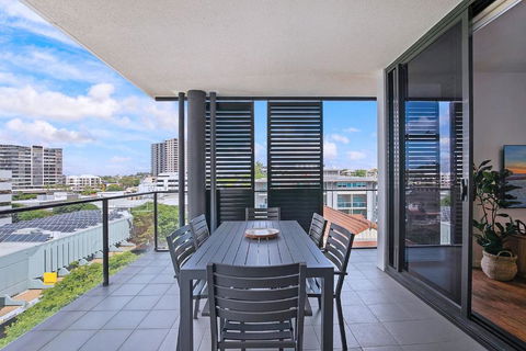 Regatta Hideaway - A Breezy Balcony Residence - NT Tourism 1