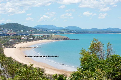 RELAX @48 CLOSE TO BEACH Sleeps 7 - Accommodation NT 1