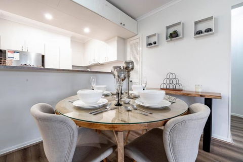 Relax In 2B2B Chateau Near UQ With Parking+Balcony - Accommodation NT 0